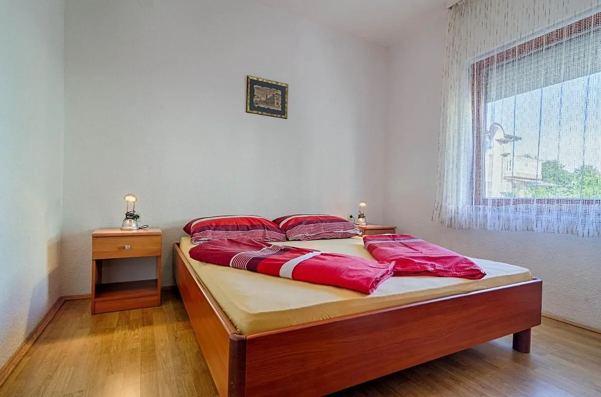 Apartman 1 Medulin 0*,  Croatia